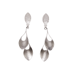 Leaf earrings by Fo.Be
